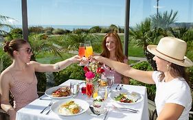 Dolphin Bay Resort And Spa